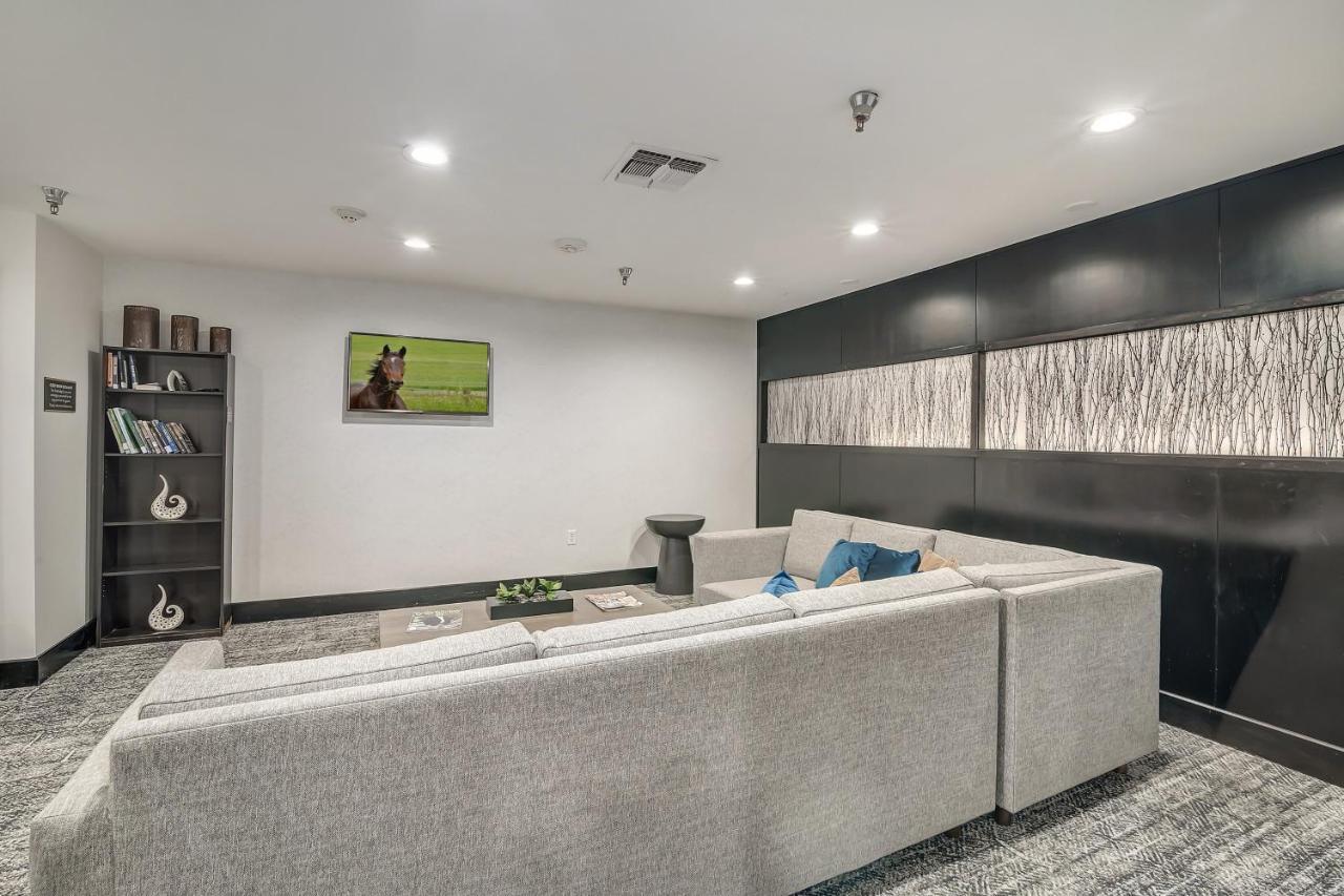 Staybridge Area By Ihg Hotel 3*