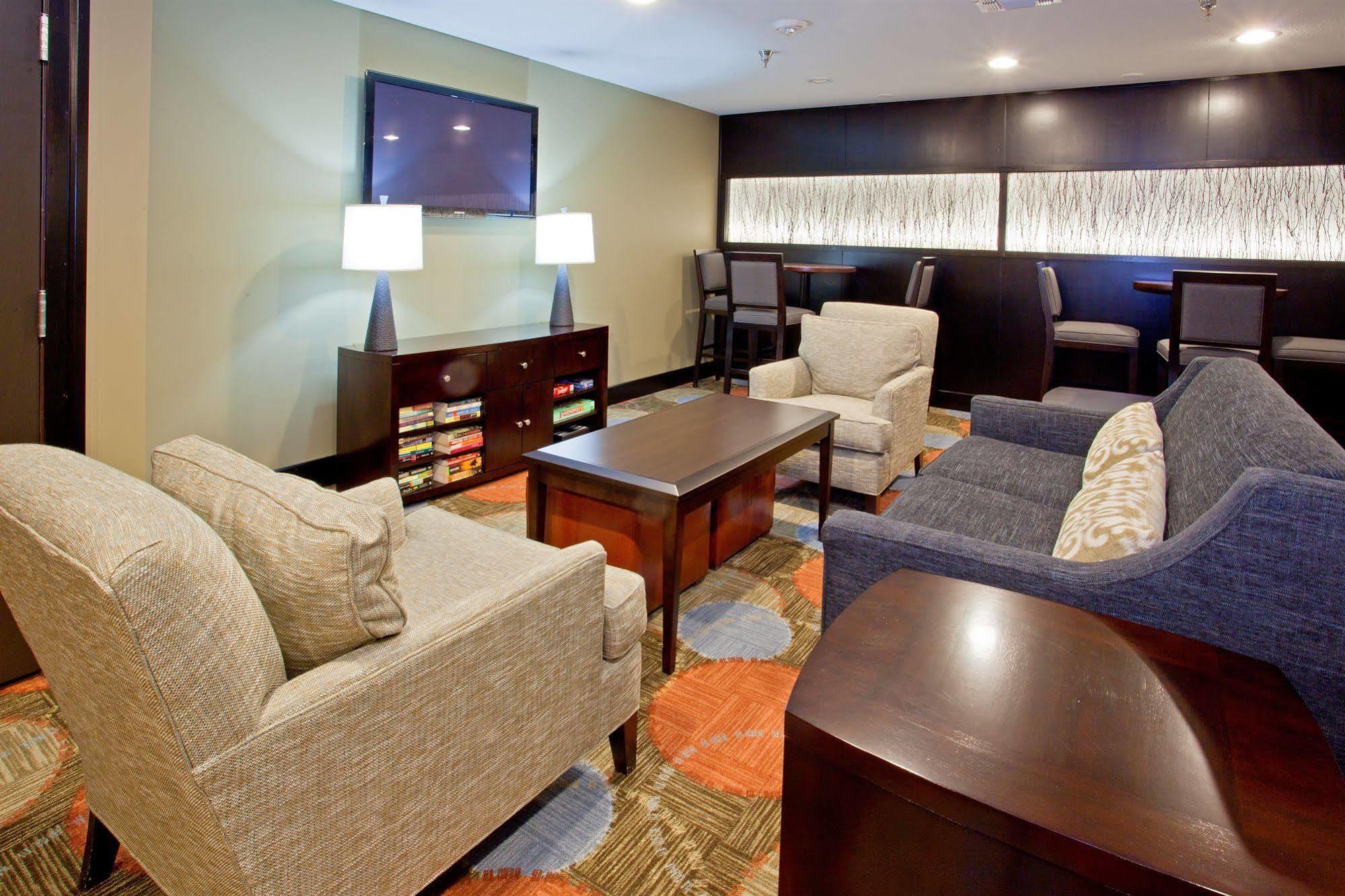 Staybridge Area By Ihg Hotel 3*
